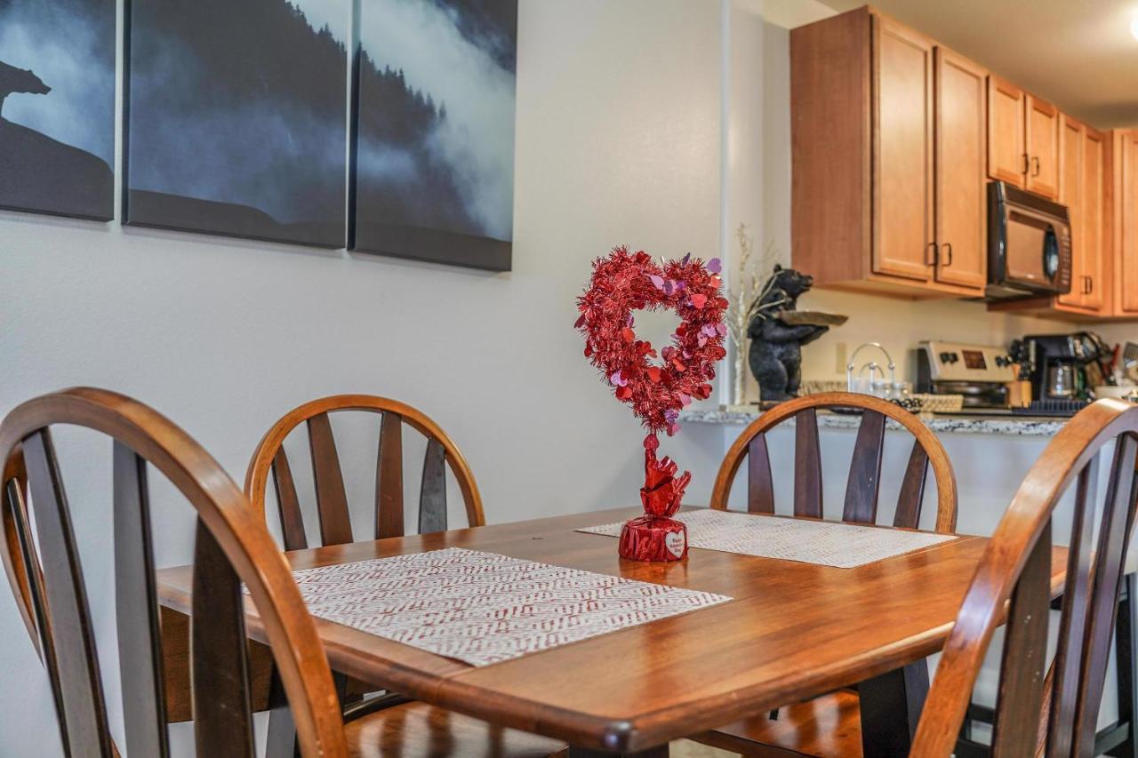Mvc - Unit 5606 - Mountain Breeze 2 Apartment พิเจนฟอร์จ ภายนอก รูปภาพ